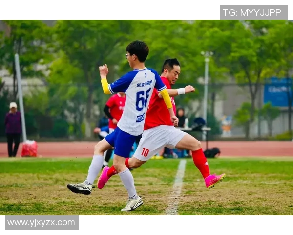 足球明星挑战足球游戏开卡体验精彩瞬间与真实赛场的完美结合