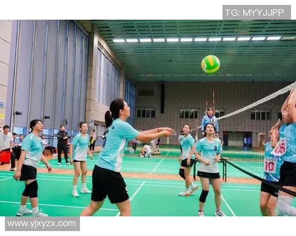 重庆排球队创新包夹战术引领新潮流提升竞技水平